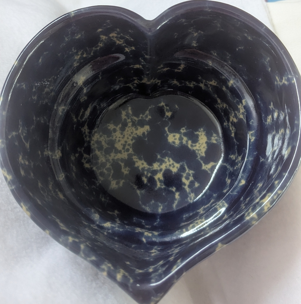 Bennington Heart Baker bowl Blue heart  stoneware dishwasher microwave oven safe
